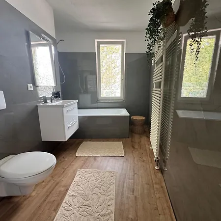 Superhosts Parkplatz - Zentrum - Terrasse - King-bett - Netflix Lägenhet *