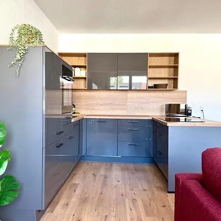 Superhosts Parkplatz - Zentrum - Terrasse - King-bett - Netflix Lägenhet