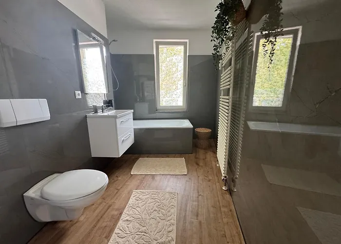 Superhosts Parkplatz - Zentrum - Terrasse - King-bett - Netflix アパート *